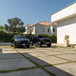 Vila 10 Min From Beach