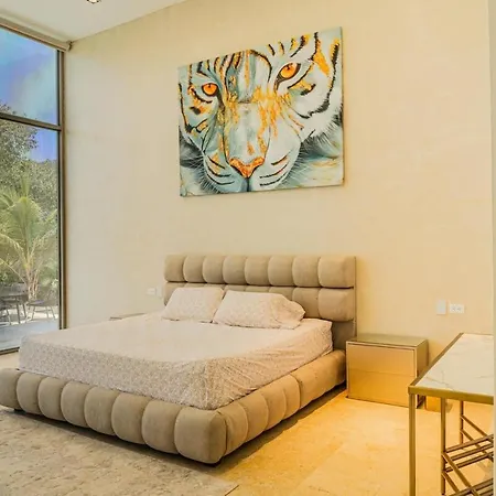 Villa 10 Min From